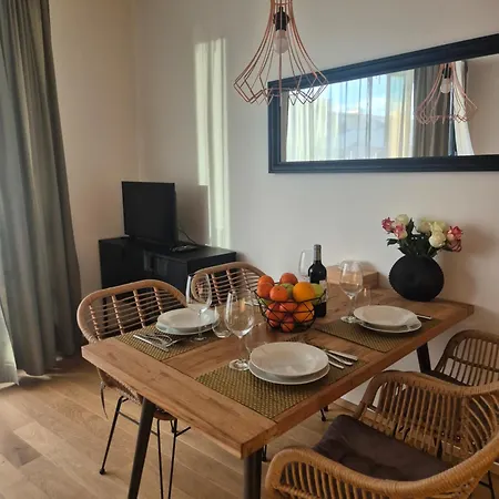 Apartment Stylish In Holesovice