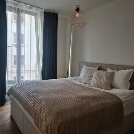 Stylish In Holesovice Apartamento